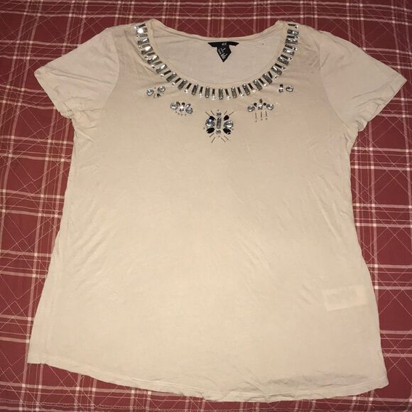 🌻H&M Soft blush pink T-shirt with beads - Picture 2 of 8